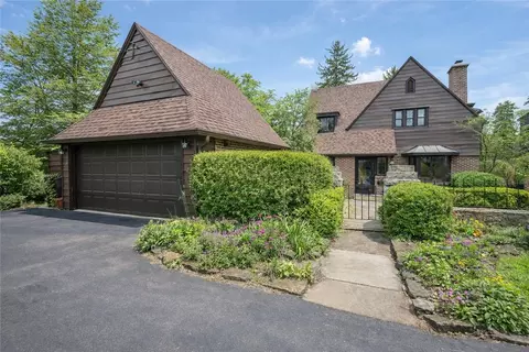 Exterior - 735 Tanglewood Dr, Springfield, OH 45504 photo 4 of 36