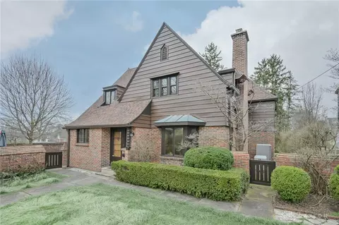 Exterior - 735 Tanglewood Dr, Springfield, OH 45504 photo 2 of 36