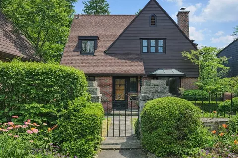 Exterior - 735 Tanglewood Dr, Springfield, OH 45504 photo 8 of 36