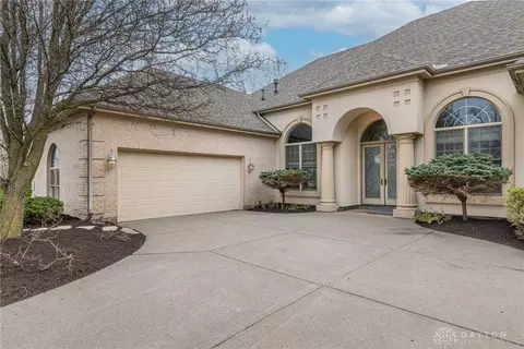 1242 Club View Dr, Centerville, OH 45458