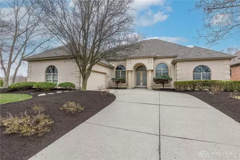 1242 Club View Dr, Centerville, OH 45458