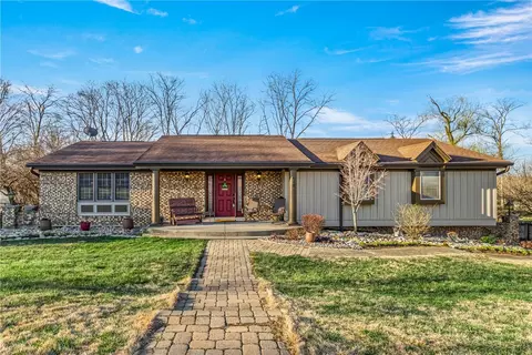 610 W Alex Bell Rd, Washington Township, OH 45459