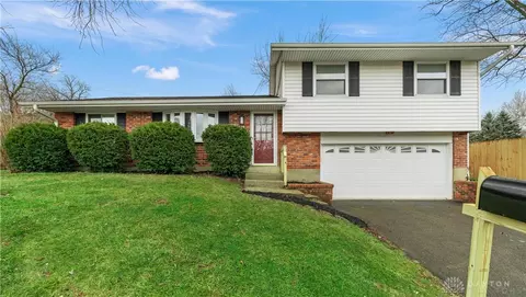 722 Little John Ct, Miamisburg, OH 45342