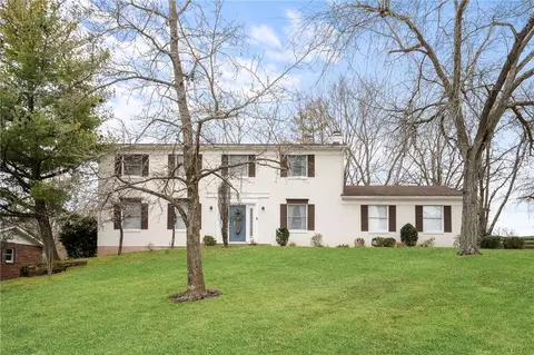 128 E Concord Dr, Lebanon, OH 45036