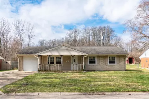 208 Pinegrove Dr, Bellbrook, OH 45305