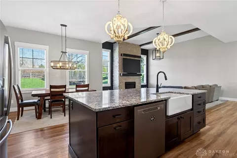 7425 Stoneham Cir, Springboro, OH 45066 photo 13