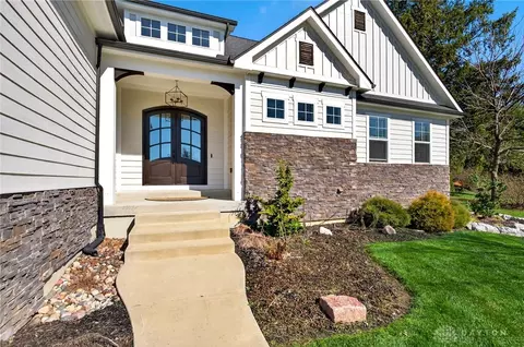 7425 Stoneham Cir, Springboro, OH 45066 photo 3