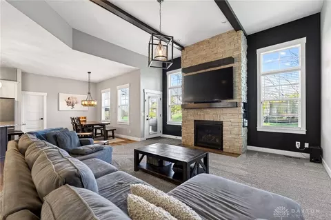 7425 Stoneham Cir, Springboro, OH 45066 photo 6