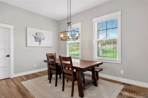 7425 Stoneham Cir, Springboro, OH 45066 photo 9