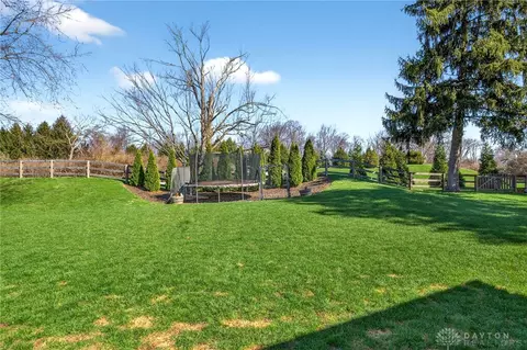 7425 Stoneham Cir, Springboro, OH 45066 photo 32