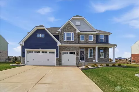 9681 Crooked Creek Dr, Centerville, OH 45458