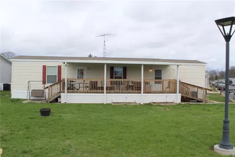 11 Airstream Dr, West Carrollton, OH 45449