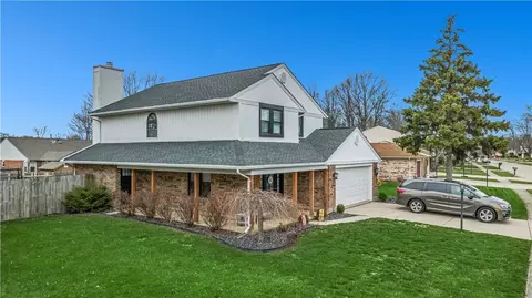 8871 Willowgate Ln, Huber Heights, OH 45424