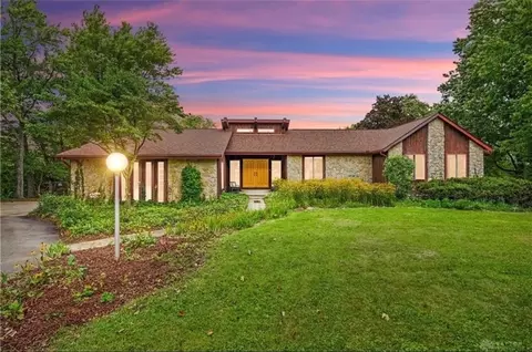 6725 Fishburg Rd, Huber Heights, OH 45424