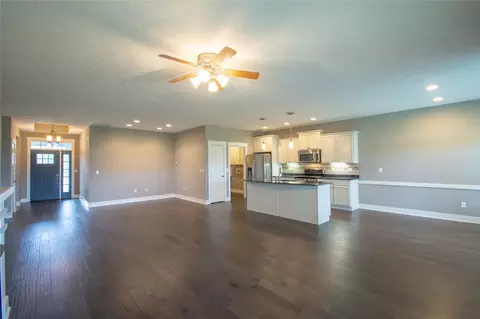 Living - 495 Legendary Way, Centerville, OH 45458 photo 5 of 6