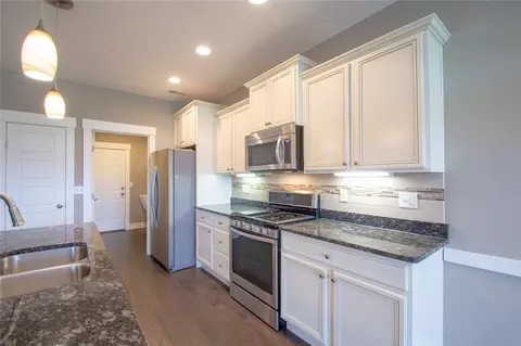 Kitchen - 495 Legendary Way, Centerville, OH 45458 photo 4 of 4