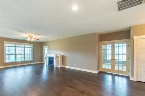 Living - 495 Legendary Way, Centerville, OH 45458 photo 2 of 6
