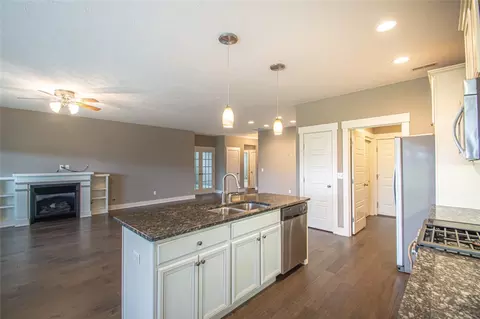 Living - 495 Legendary Way, Centerville, OH 45458 photo 3 of 6