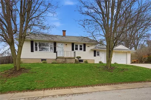 1305 Edwards Dr, Tipp City, OH 45371