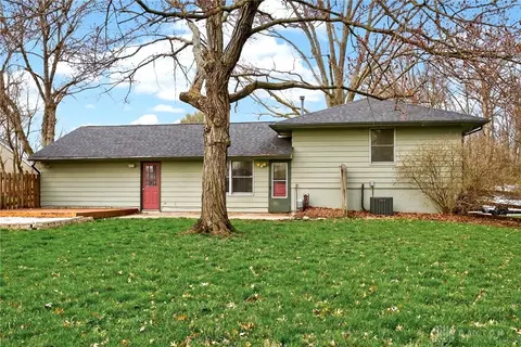 Exterior - 450 Evergreen Dr, Springboro, OH 45066 photo 6 of 9