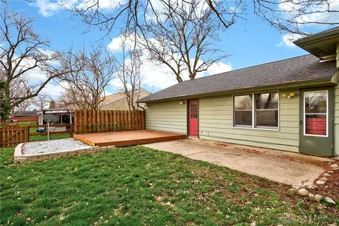 Exterior - 450 Evergreen Dr, Springboro, OH 45066 photo 4 of 9