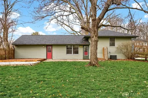 Exterior - 450 Evergreen Dr, Springboro, OH 45066 photo 2 of 9