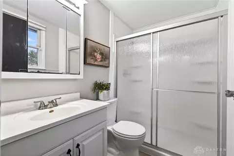 Bath - 450 Evergreen Dr, Springboro, OH 45066 photo 4 of 4