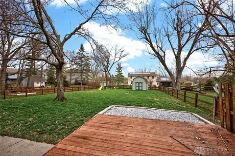 Exterior - 450 Evergreen Dr, Springboro, OH 45066 photo 7 of 9