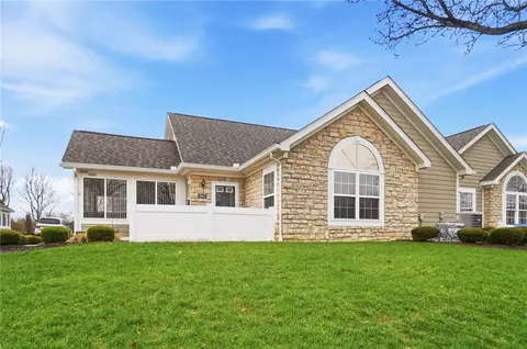 4662 Cobblestone Dr, Tipp City, OH 45371