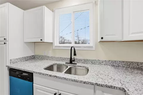Kitchen - 239 Travis Dr, Riverside, OH 45431 photo 3 of 3
