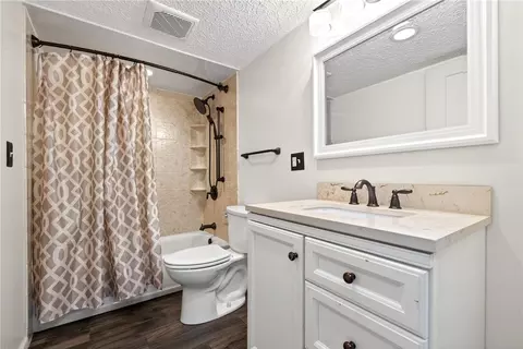 Bath - 3716 Wenzler Dr, Kettering, OH 45429 photo 5 of 5