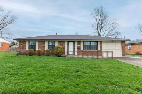 7201 Belle Plain Dr, Huber Heights, OH 45424