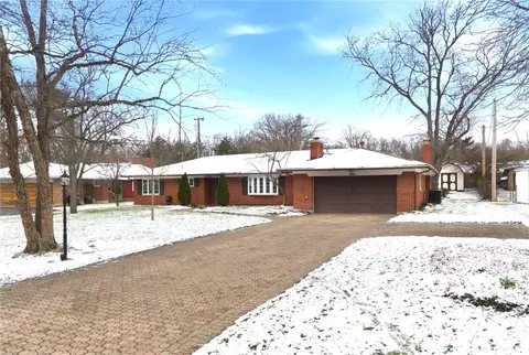361 Cardigan Rd, Centerville, OH 45459
