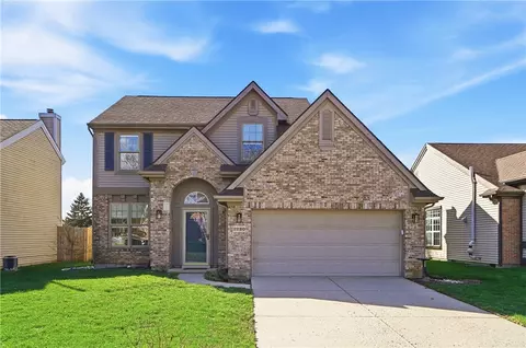 2280 Polo Park Dr, Dayton, OH 45439