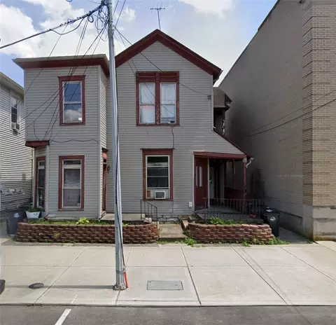 19 S Cherry St, Troy, OH 45373