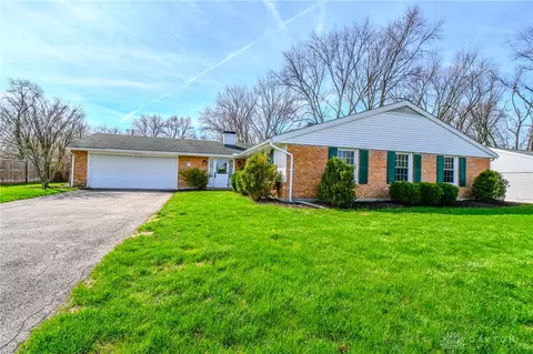 786 Hyde Park Dr, Dayton, OH 45429