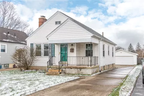 2921 Lansing Dr, Dayton, OH 45420