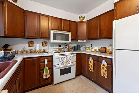 Kitchen - 1204 Waving Willow Dr, Kettering, OH 45409 photo 3 of 3