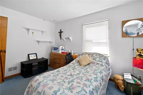 Bedroom - 1204 Waving Willow Dr, Kettering, OH 45409 photo 4 of 5