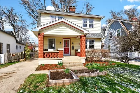 305 Orchard Dr, Oakwood, OH 45419