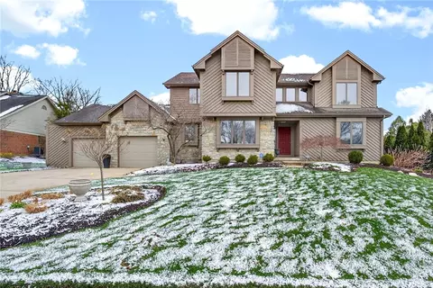 8025 Station House Rd, Centerville, OH 45458
