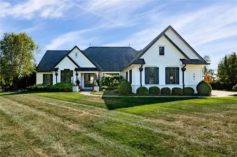 701 Grand Wood Ct, Springboro, OH 45066