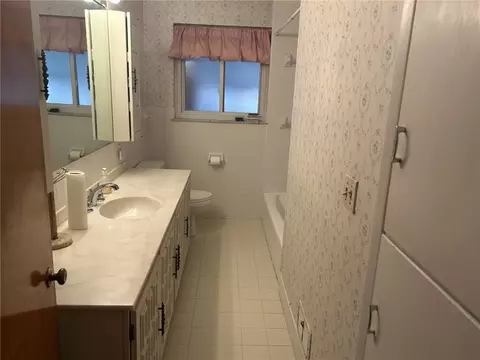 Bath - 1912 Echo Wood Ct, Kettering, OH 45429 photo 1 of 2