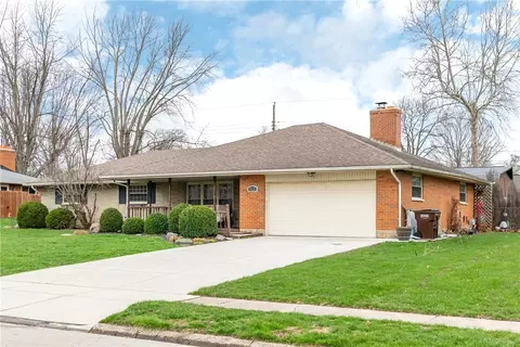 321 Grantham Dr, Englewood, OH 45322