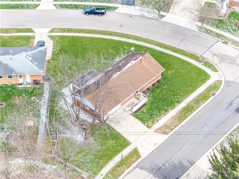 View/Area - 3801 Valleywood Dr, Kettering, OH 45429 photo 7 of 9