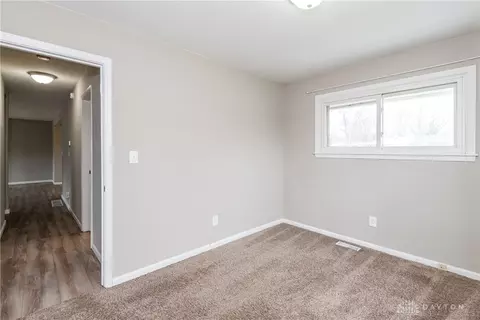 Bedroom - 3801 Valleywood Dr, Kettering, OH 45429 photo 3 of 8