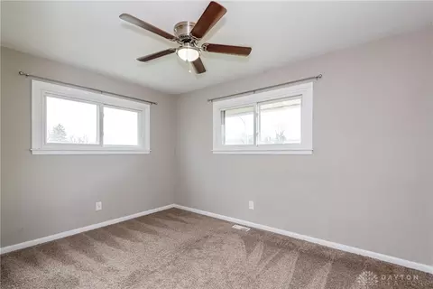 Bedroom - 3801 Valleywood Dr, Kettering, OH 45429 photo 4 of 8