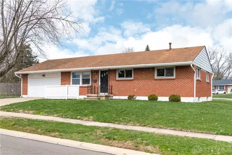 3801 Valleywood Dr, Kettering, OH 45429