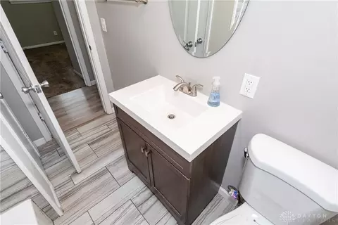 Bath - 3801 Valleywood Dr, Kettering, OH 45429 photo 4 of 7