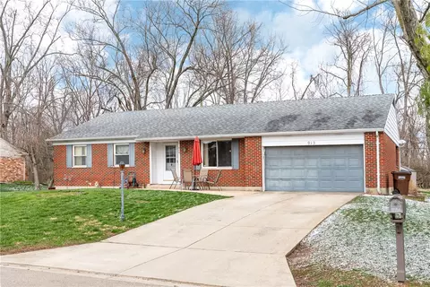 913 Debbie Ct, Dayton, OH 45415